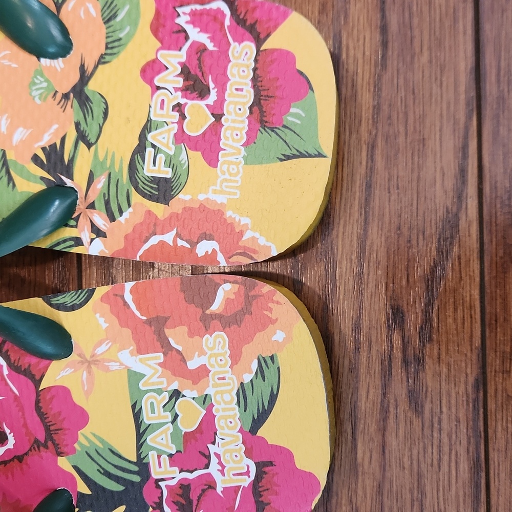 FARM Rio×Havaianas Yellow Chita Sandals - Picture 6 of 8